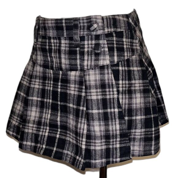 Free People Serena Micro Skort Mini Plaid Black Gray Size 4 NWT - Picture 4 of 12